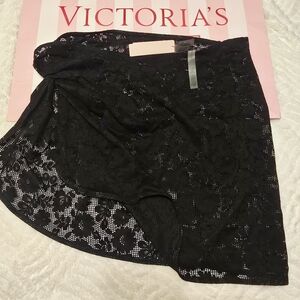 Victoria's Secret Black Lace Mini Swim Sarong Cover UP. Size M/L